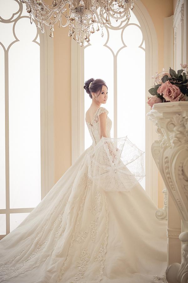 萝亚婚纱|美好分享:纪念我们真实的爱情--趣味夫妇俏皮婚纱照
