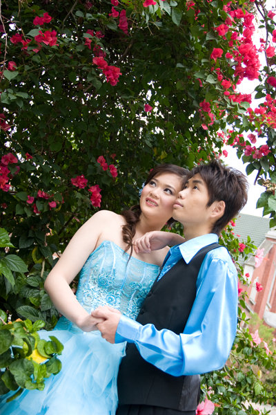 新娘百分百婚纱礼服厂_...会场布置 婚纱礼服 婚礼顾问 婚礼记录 新娘秘书 旅游 蜜月旅行 亲子...(2)