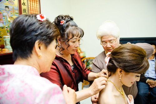 文定仪式<em>一定要</em>把<em>头发盘</em>起来吗-第1页-<em>结婚</em>经