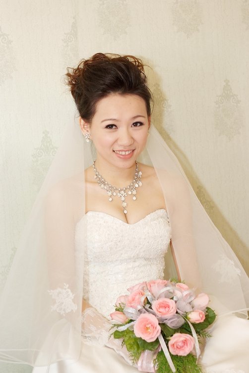 请水水们分享<em>结婚</em>白纱<em>头发造型</em>-第1页-<em>结婚</em>经
