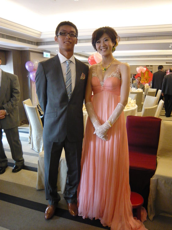 <em>订婚</em>礼服+<em>发型</em>分享-第1页-结婚经验交流讨论区