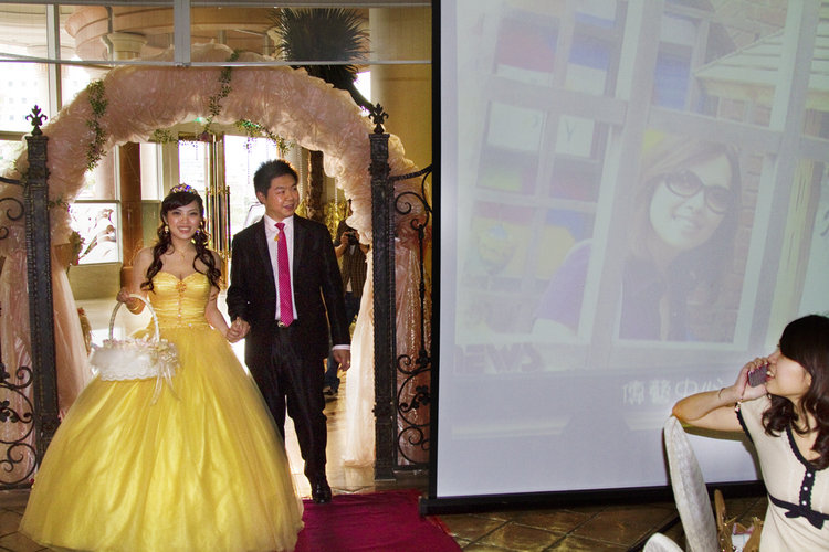 1128订婚宴 可是大家都说我的头发没有很好看