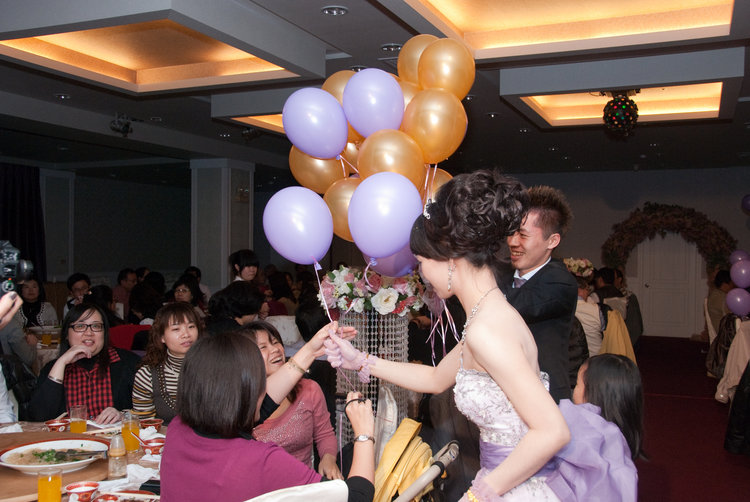 麻烦水水提供我适合白纱也适合<em>晚礼服</em>的<em>发型</em>-