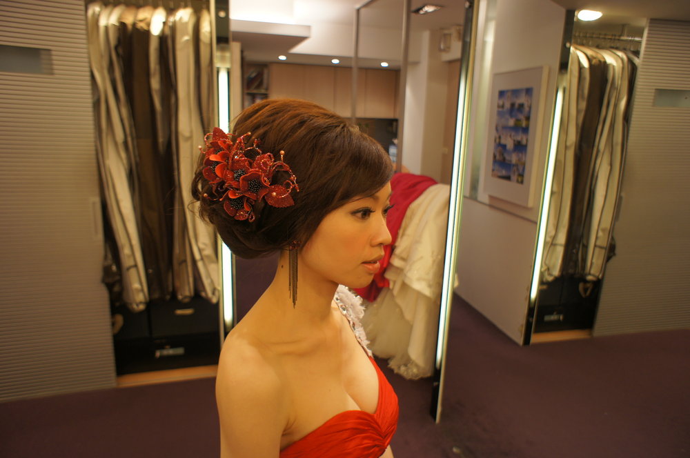 选定<em>订婚</em>礼服.求救<em>发型</em>-第1页-结婚经验交流讨