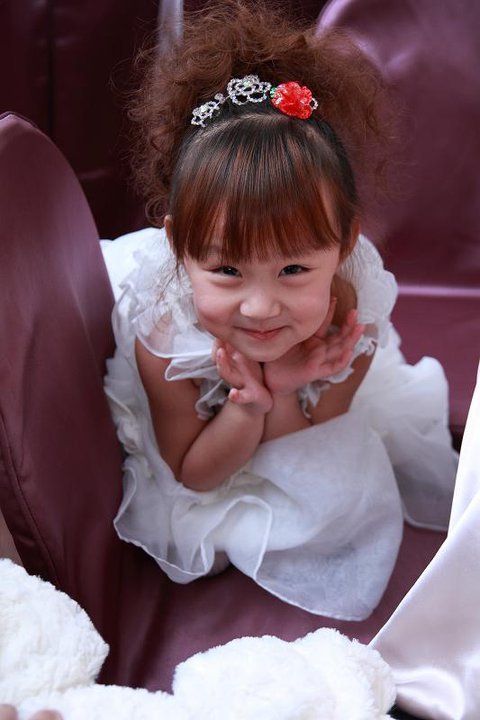 <em>我堂姐的女儿</em>故意说要当我的花童~请大家分享