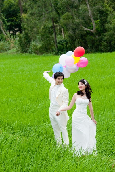 <em>拍婚纱照</em>的白纱<em>造型头发</em>都是盘起来的吗?-第1