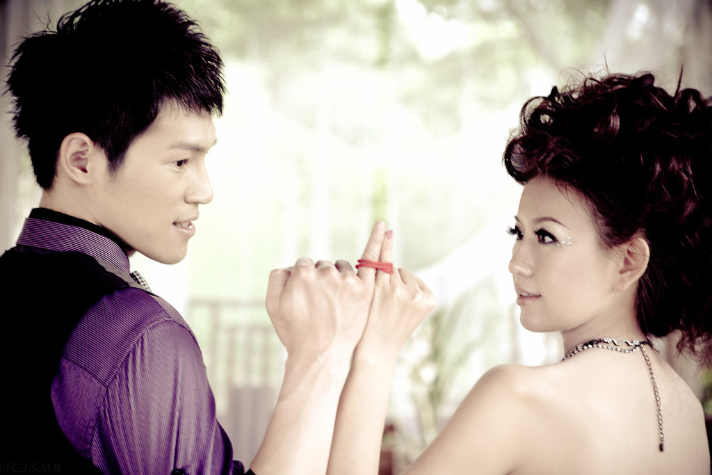 【大手牵小手】上传和另一半<em>手牵手照片</em>抽幸福