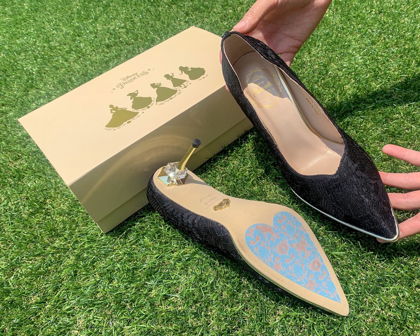 推薦Grace Gift仙度瑞拉典雅蕾絲水晶跟鞋  #細節別出心裁，設計典雅出眾-婚禮廠商評價