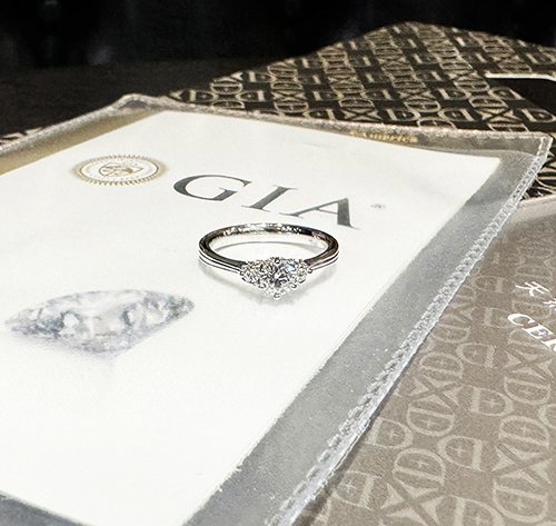 《GIA鑽戒訂製》品質極佳，價格極甜的台中大亞鑽石-婚禮廠商評價