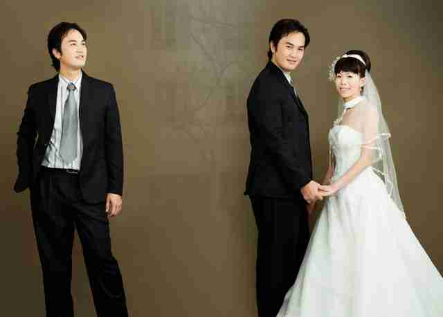 请问梳<em>赫本头发型</em>,头纱一定要在发后吗?-第1页