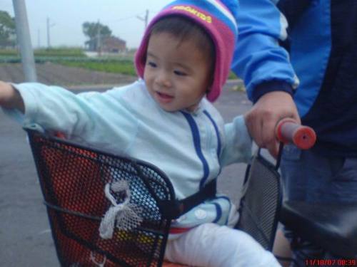 1196997464_7b520ae51a54a8d59a2ac4ad7cd081de.jpg