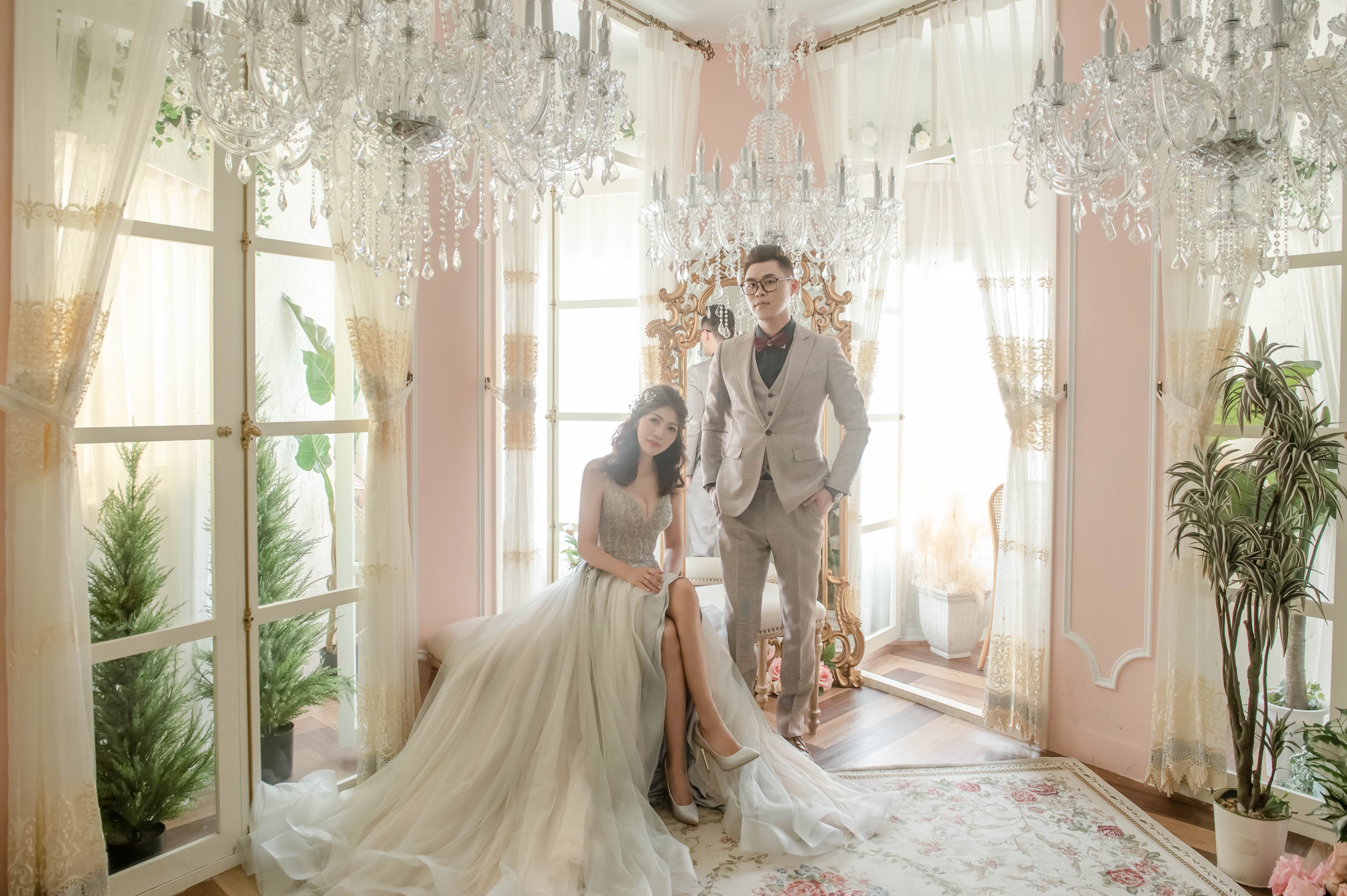 婚紗 攝影 比堤婚紗 推薦新人：Mr. Hsu＆Mrs. Liu 銀色珠飾晚禮服