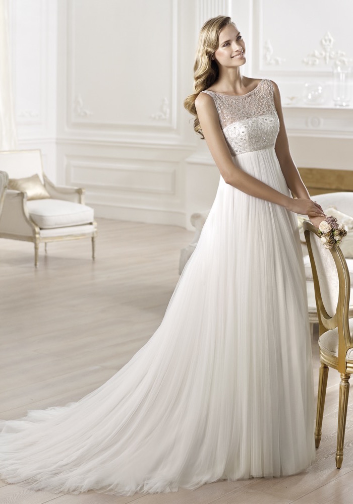 Pronovias-2014-Empire-waist-wedding-dress-with-gemstone-embellished-bodice-boat-neck-hong-kong-01