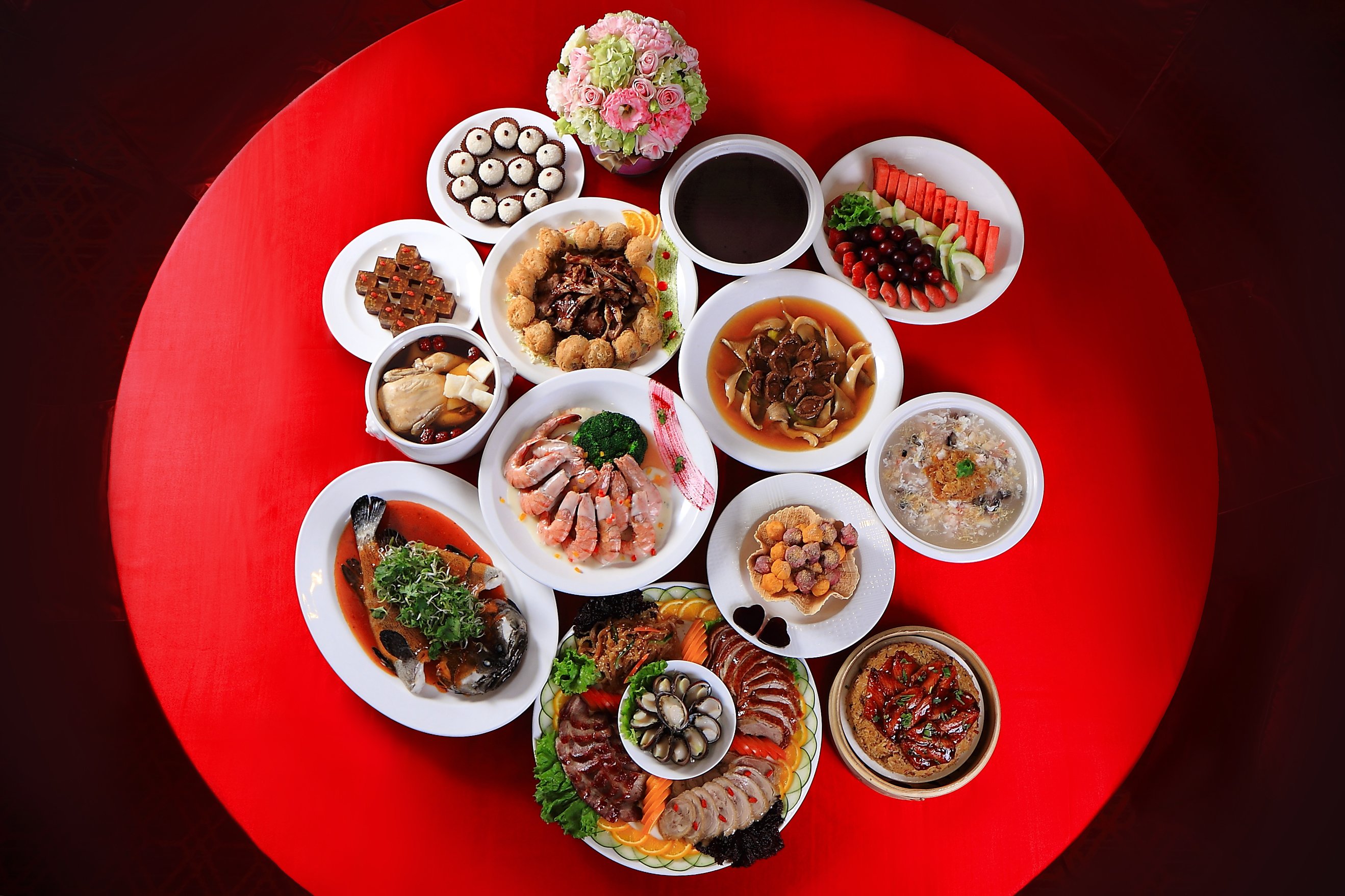 精緻五星料理色香味俱全，文定飯店桌菜品質有口皆碑