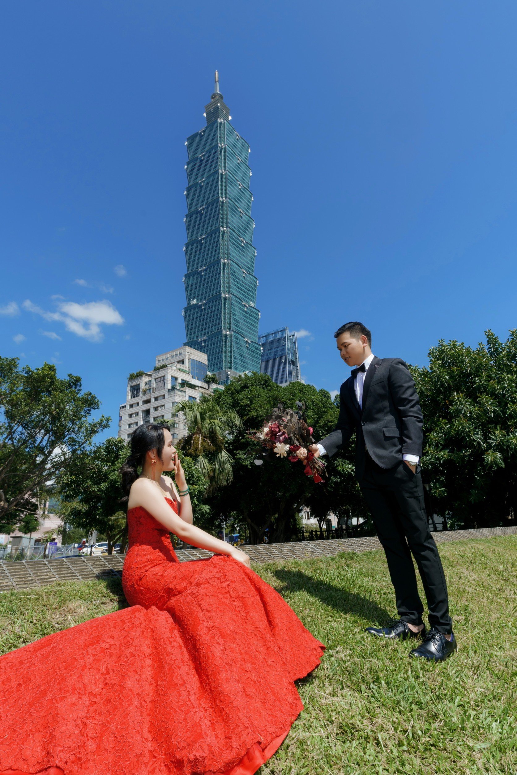 大推薦！紗法亞婚紗團隊門市sunny熱誠服務-婚禮廠商評價