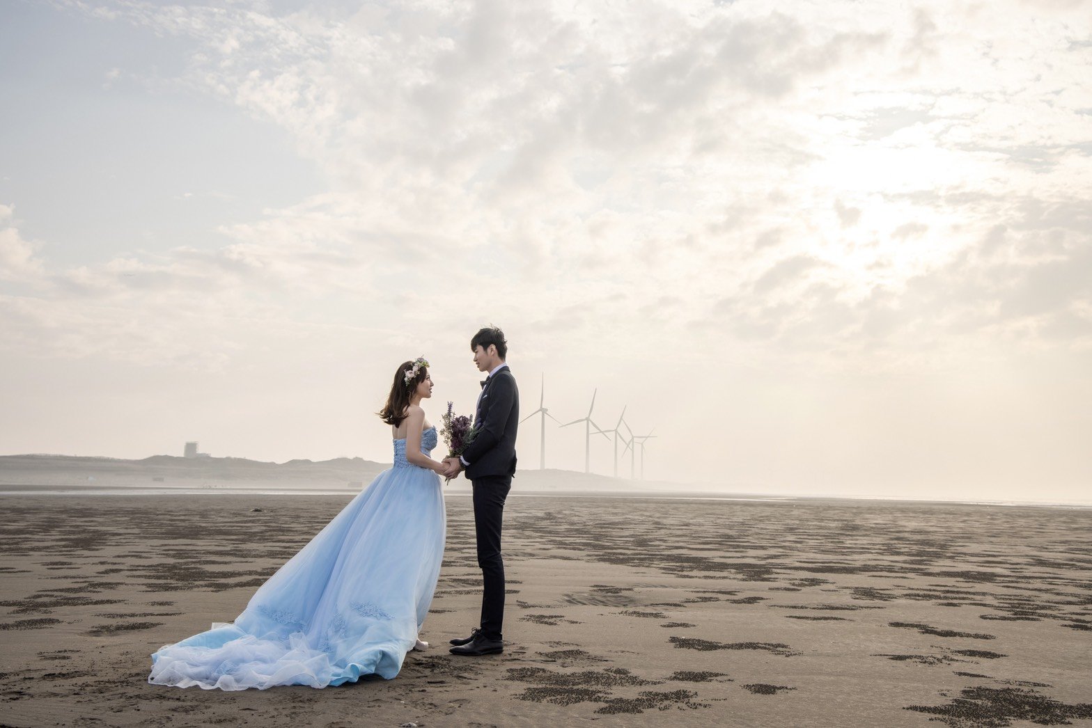 【婚紗拍攝】Amber WeddingPro級攝影捕捉鏡頭下最自然幸福的瞬間-婚禮廠商評價