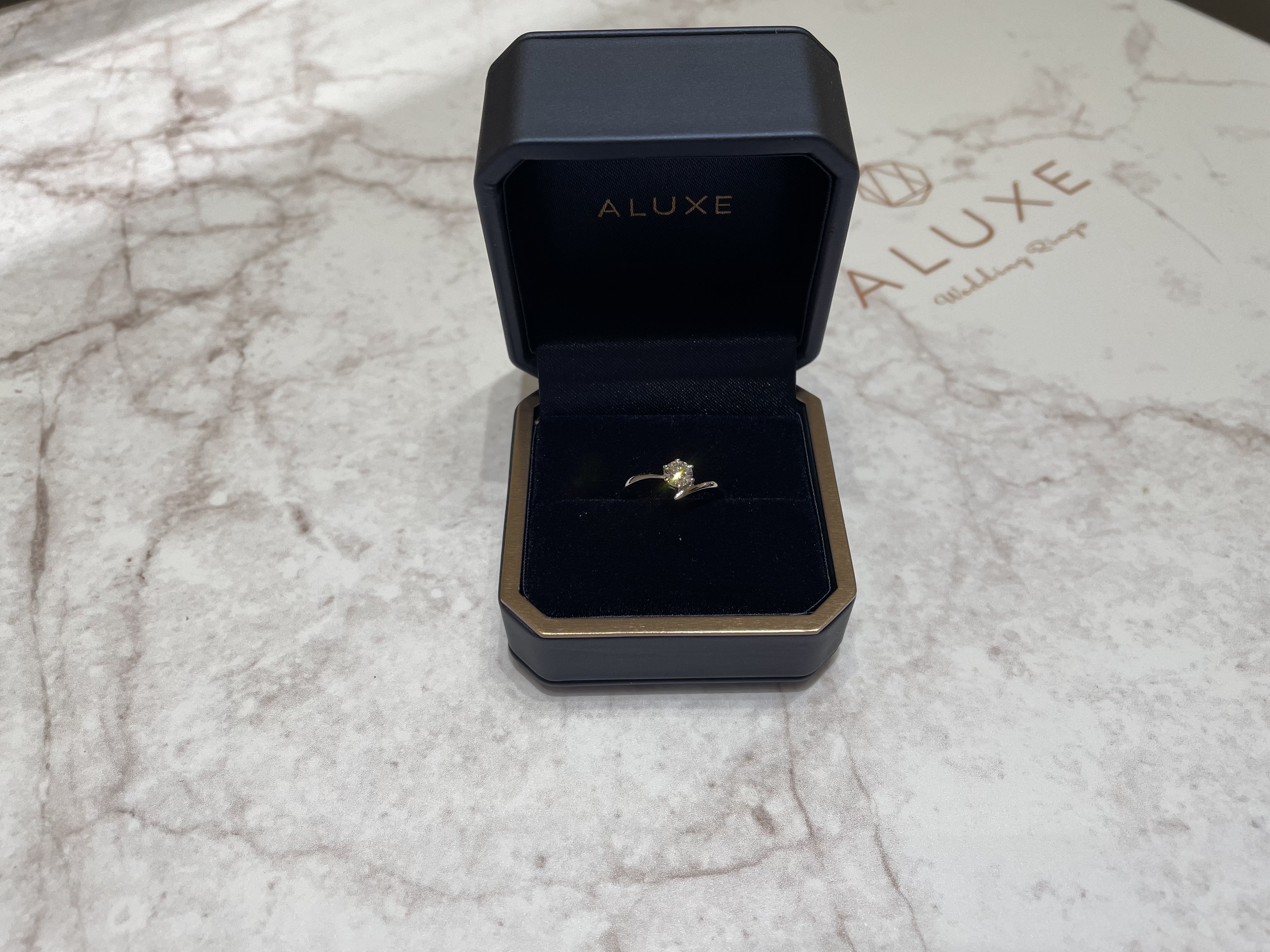 謝謝ALUXE亞立詩讓我擁有了人生第一顆鑽石-婚禮廠商評價