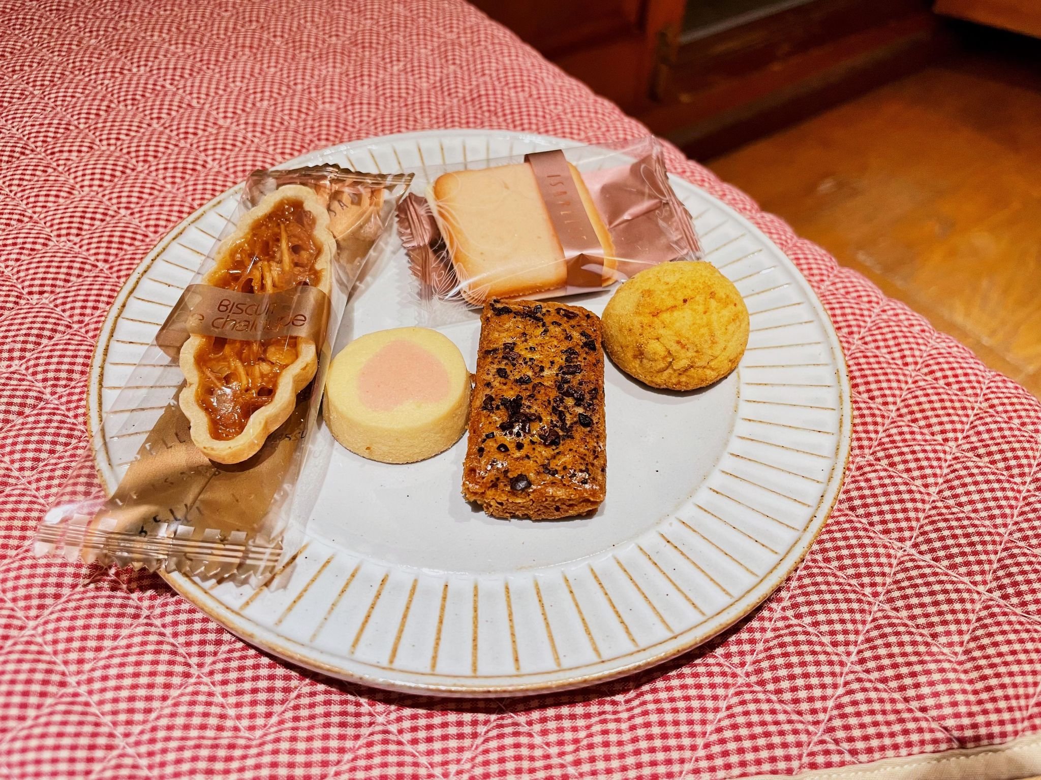 【喜餅特派員】伊莎貝爾 ISABELLE Hello Kitty 戀巴黎系列喜餅-婚禮廠商評價