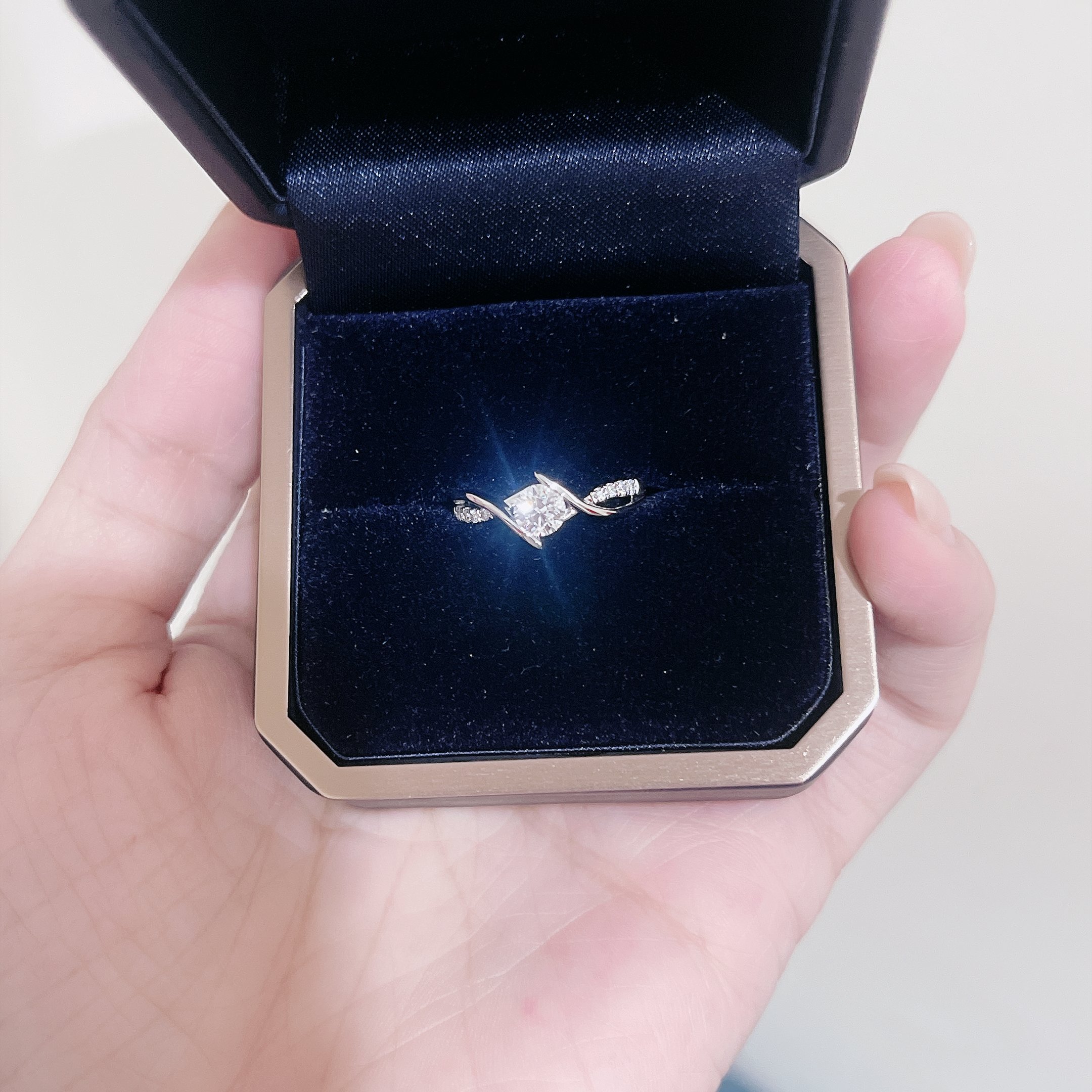 ALUSE 亞立詩 甜蜜求婚鑽戒-婚禮廠商評價