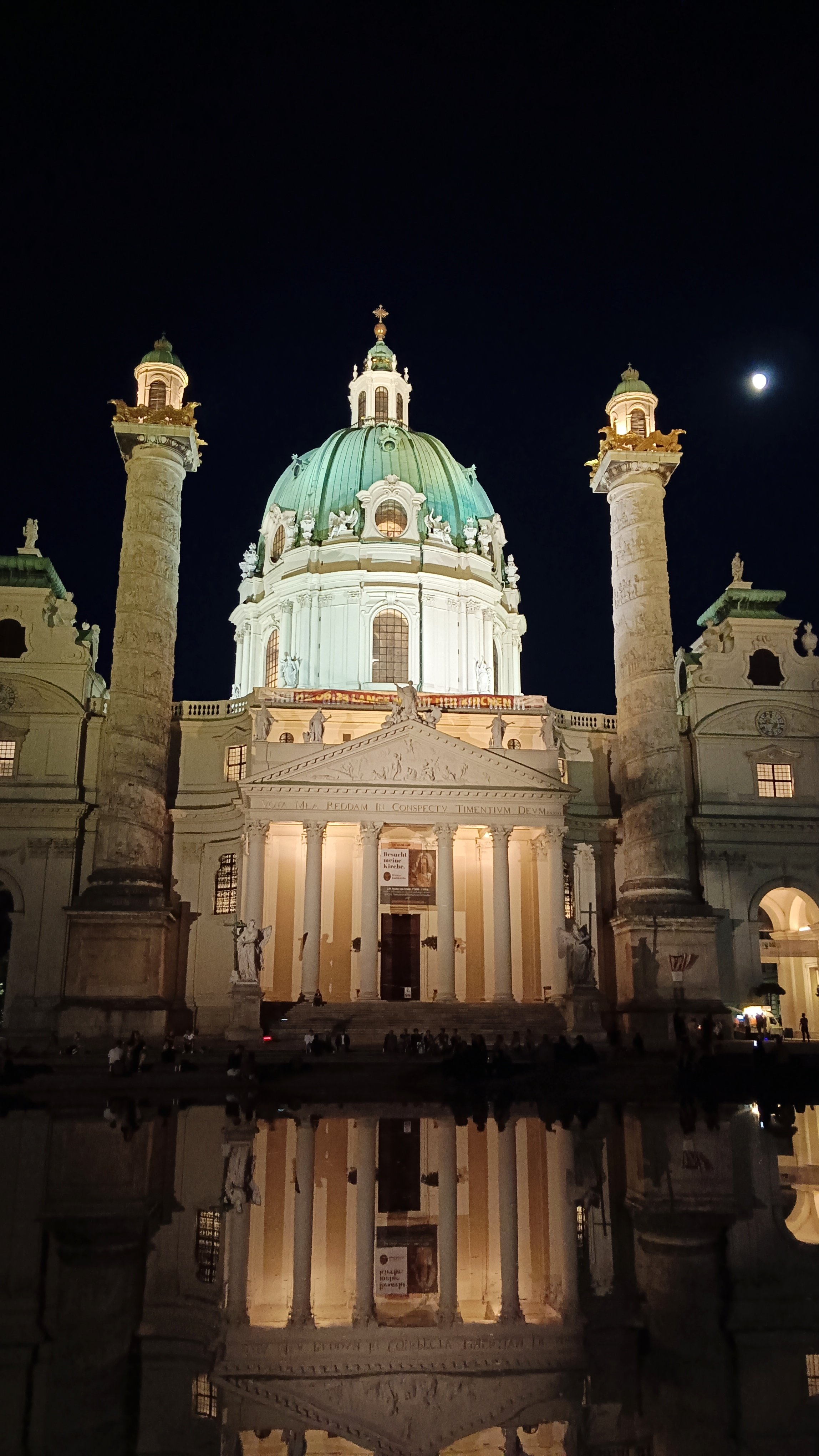 維也納卡爾教堂夜晚美景