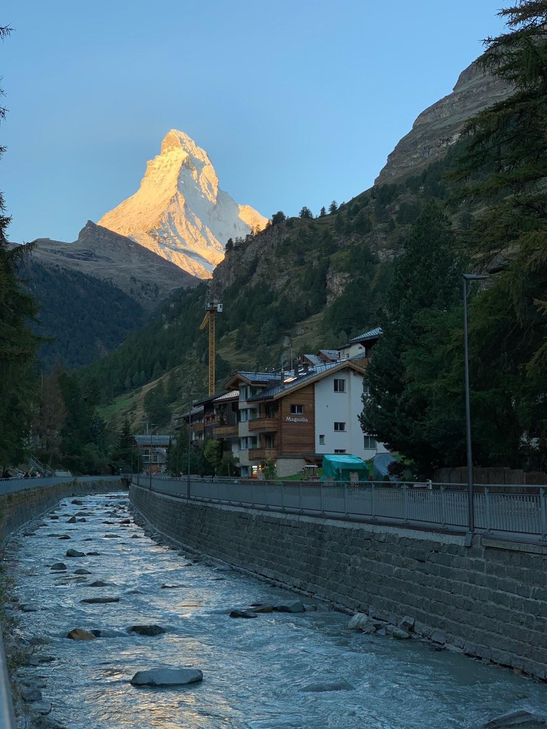 難忘的浪漫回憶－誠真德瑞蜜月（0918-1001業務Dennis、領隊Sam）-婚禮廠商評價