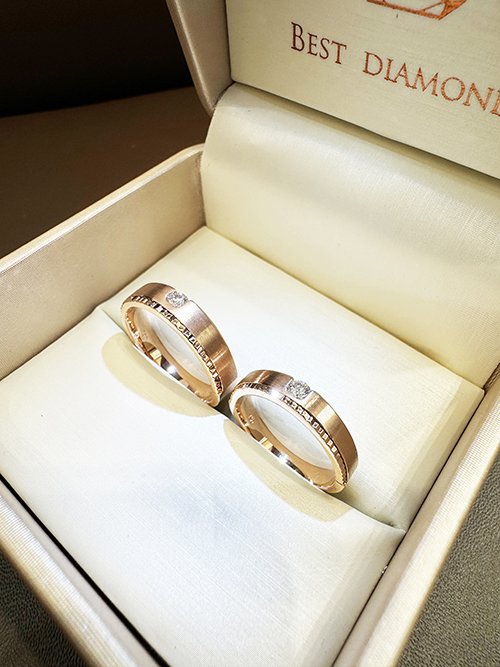 我們在宏記鑽石訂製了完美的玫瑰金婚戒!-婚禮廠商評價